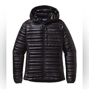 Patagonia W’s Ultralight Down Hoody in Black, Size Large